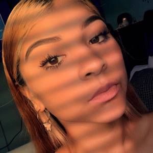 Meet your Posher, Laisha